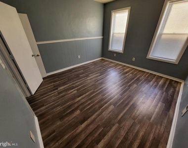 517 N Rose Street - Photo Thumbnail 6
