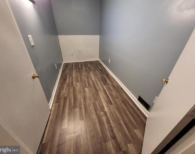 517 N Rose Street - Photo Thumbnail 11