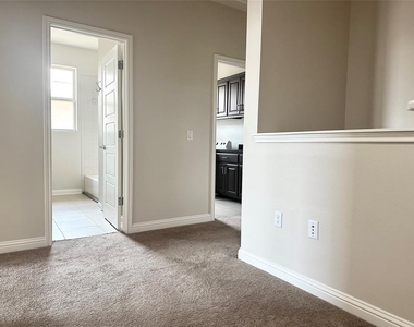 6814 E Riverside Dr - Photo Thumbnail 13