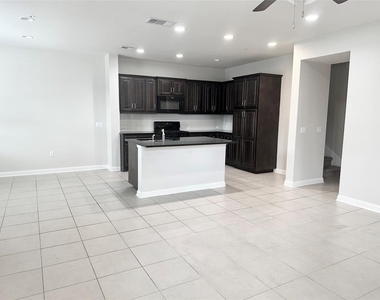6814 E Riverside Dr - Photo Thumbnail 3