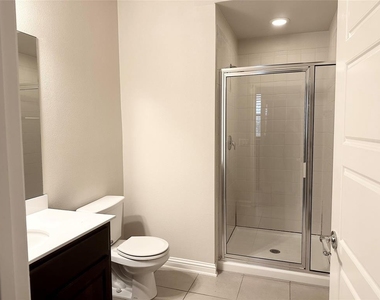 6814 E Riverside Dr - Photo Thumbnail 18