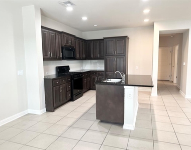 6814 E Riverside Dr - Photo Thumbnail 4