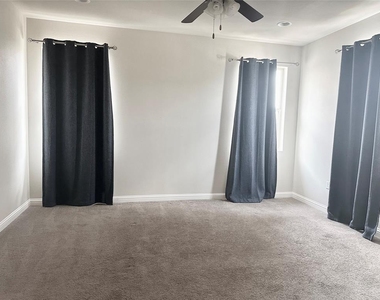 6814 E Riverside Dr - Photo Thumbnail 10