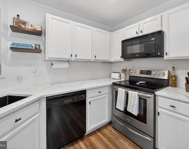 149 Quiet Waters Place - Photo Thumbnail 12