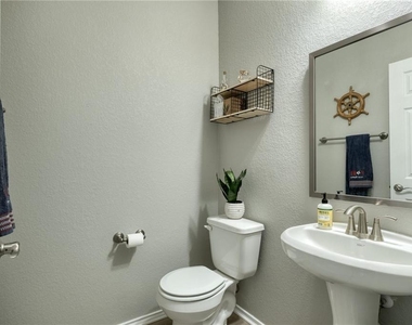 209 Asher Blue Dr - Photo Thumbnail 9