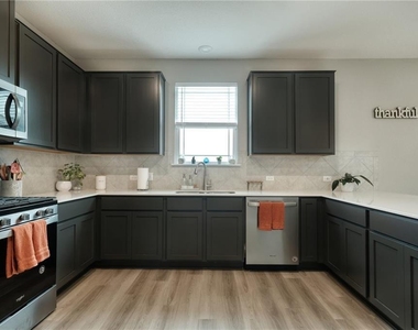 209 Asher Blue Dr - Photo Thumbnail 5