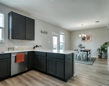 209 Asher Blue Dr - Photo Thumbnail 6