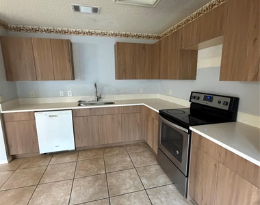 3207 Settlement Dr - Photo Thumbnail 5