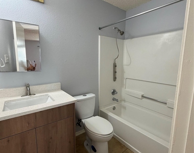 3207 Settlement Dr - Photo Thumbnail 12