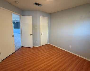 3207 Settlement Dr - Photo Thumbnail 16