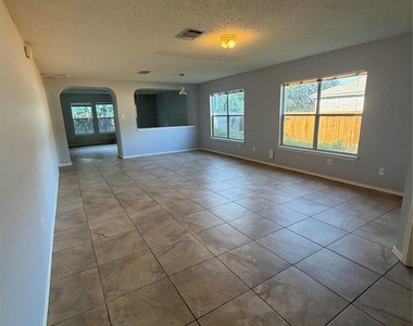 3207 Settlement Dr - Photo Thumbnail 14