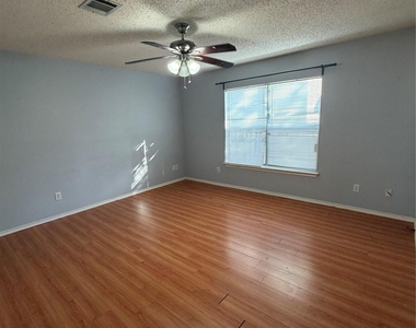 3207 Settlement Dr - Photo Thumbnail 13