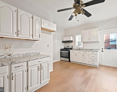 529 N Clayton Street - Photo Thumbnail 5