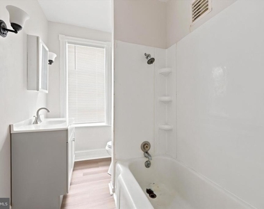 529 N Clayton Street - Photo Thumbnail 11