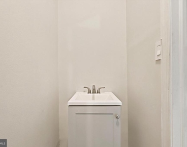 529 N Clayton Street - Photo Thumbnail 12