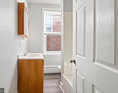 502 N Clayton Street - Photo Thumbnail 11