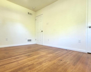 5 Glenwood Drive - Photo Thumbnail 23