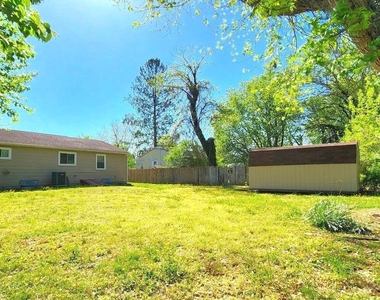 5 Glenwood Drive - Photo Thumbnail 3