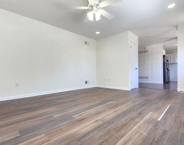 5 Glenwood Drive - Photo Thumbnail 10