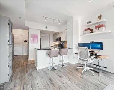 631 D Street Nw - Photo Thumbnail 5