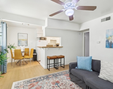 3107 Speedway Ave - Photo Thumbnail 4