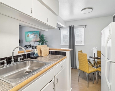3107 Speedway Ave - Photo Thumbnail 5