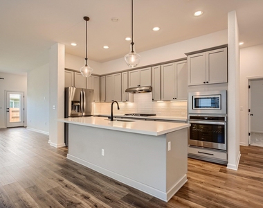 7904 Gilwice Ln - Photo Thumbnail 4