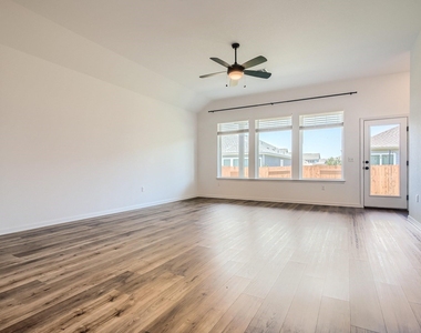 7904 Gilwice Ln - Photo Thumbnail 5