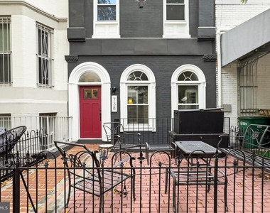 738 11th Street Ne - Photo Thumbnail 2