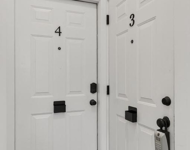 738 11th Street Ne - Photo Thumbnail 5