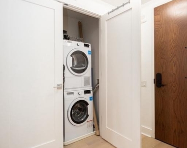 1211 Van Street Se - Photo Thumbnail 7