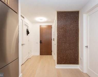 1211 Van Street Se - Photo Thumbnail 2