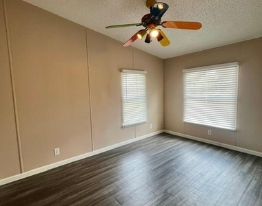 150 Oak Forest Dr - Photo Thumbnail 14