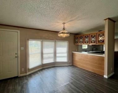 150 Oak Forest Dr - Photo Thumbnail 3