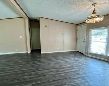 150 Oak Forest Dr - Photo Thumbnail 1