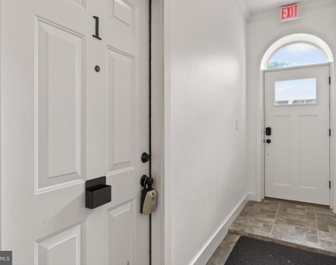 738 11th Street Ne - Photo Thumbnail 5