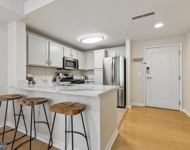 350 G Street Sw - Photo Thumbnail 10