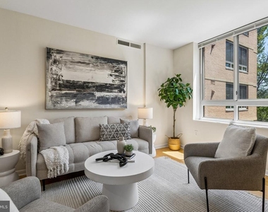 350 G Street Sw - Photo Thumbnail 3