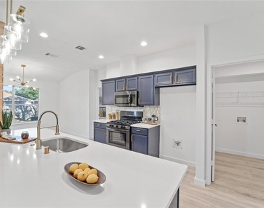 2537 Vernell Way - Photo Thumbnail 4