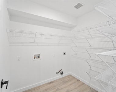 2537 Vernell Way - Photo Thumbnail 23
