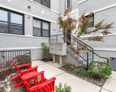 809 Otis Place Nw - Photo Thumbnail 1