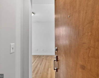 809 Otis Place Nw - Photo Thumbnail 3