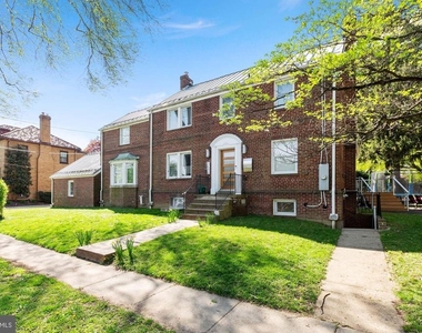 3640 Everett Street Nw - Photo Thumbnail 4
