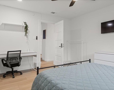 1406 N Georgetown St - Photo Thumbnail 20