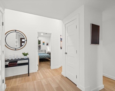1406 N Georgetown St - Photo Thumbnail 3