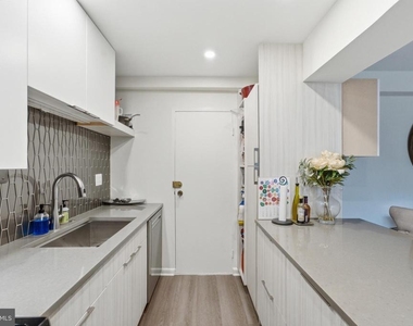 4201 Cathedral Avenue Nw - Photo Thumbnail 6