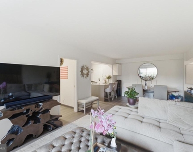 4201 Cathedral Avenue Nw - Photo Thumbnail 3