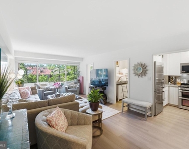 4201 Cathedral Avenue Nw - Photo Thumbnail 4