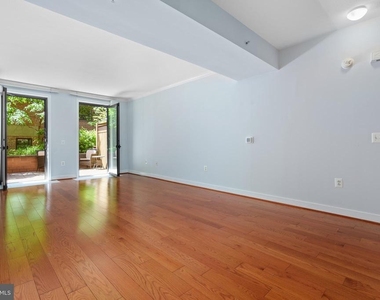 631 D Street Nw - Photo Thumbnail 4