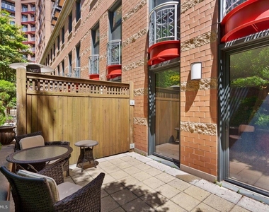 631 D Street Nw - Photo Thumbnail 1